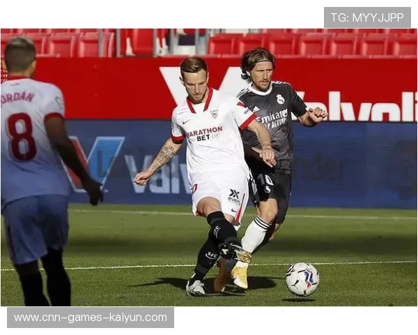 维尼修斯左路内切劲射，皮球直挂死角——在极光观赛看见每一个瞬间