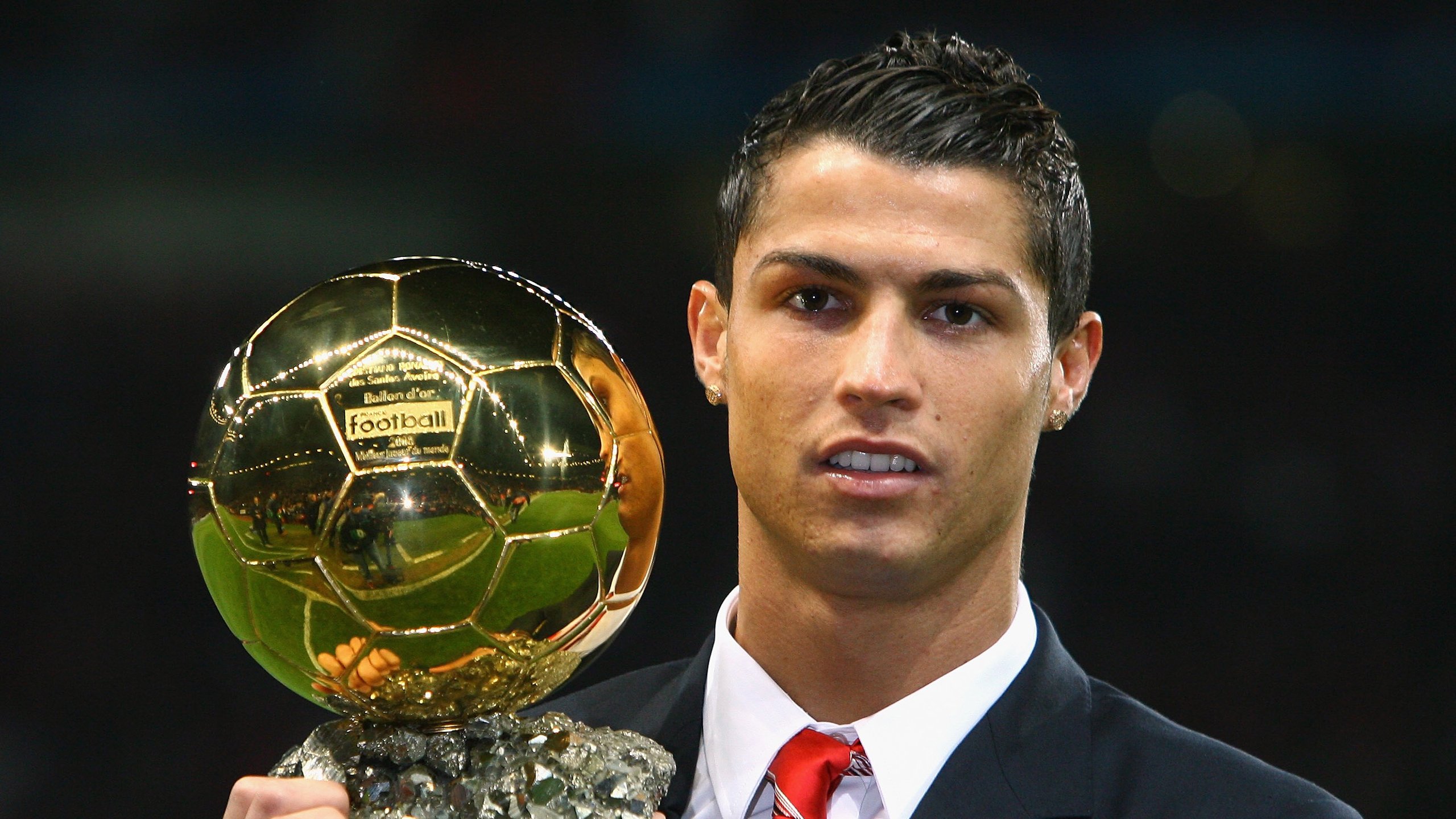 国际雪橇狗拉力赛 选手与犬队默契配合令人动容